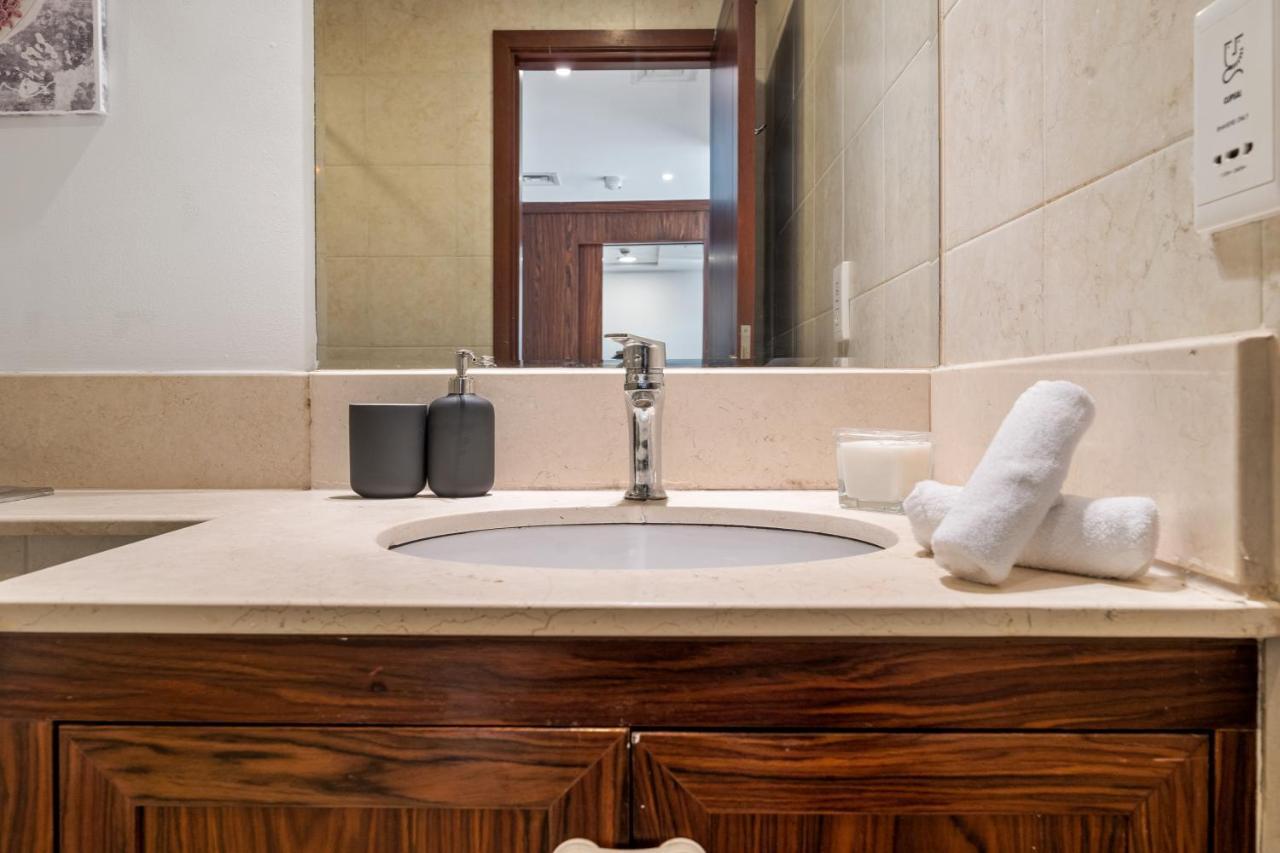 Chic And Zen Apartment, Near Burj Khalifa Tower Dubai Eksteriør bilde